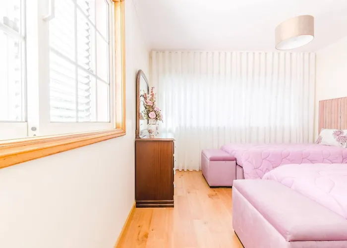 Near And Oporto Vila Nova de Gaia