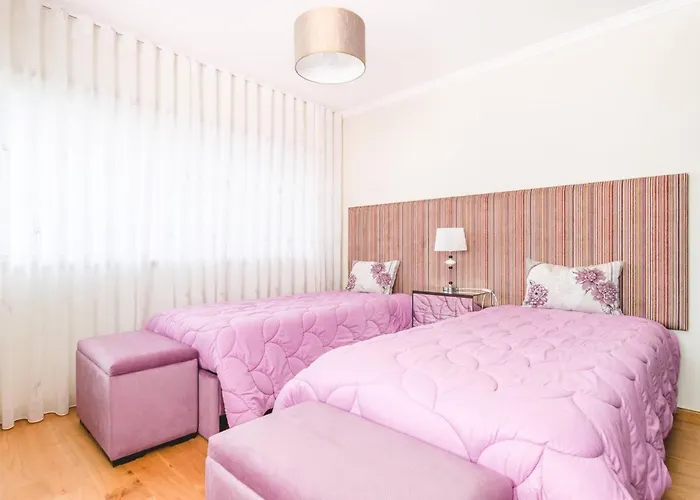 Near And Oporto Prázdninový dům