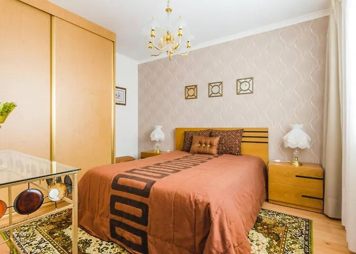 Near And Oporto * Vila Nova de Gaia